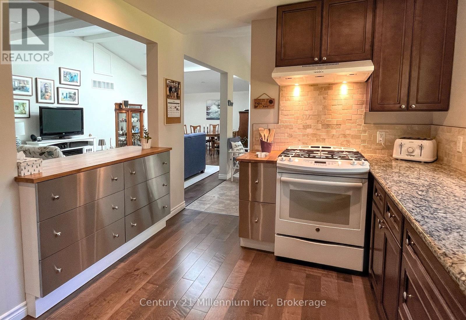 58 CEDARLANE DRIVE - 15