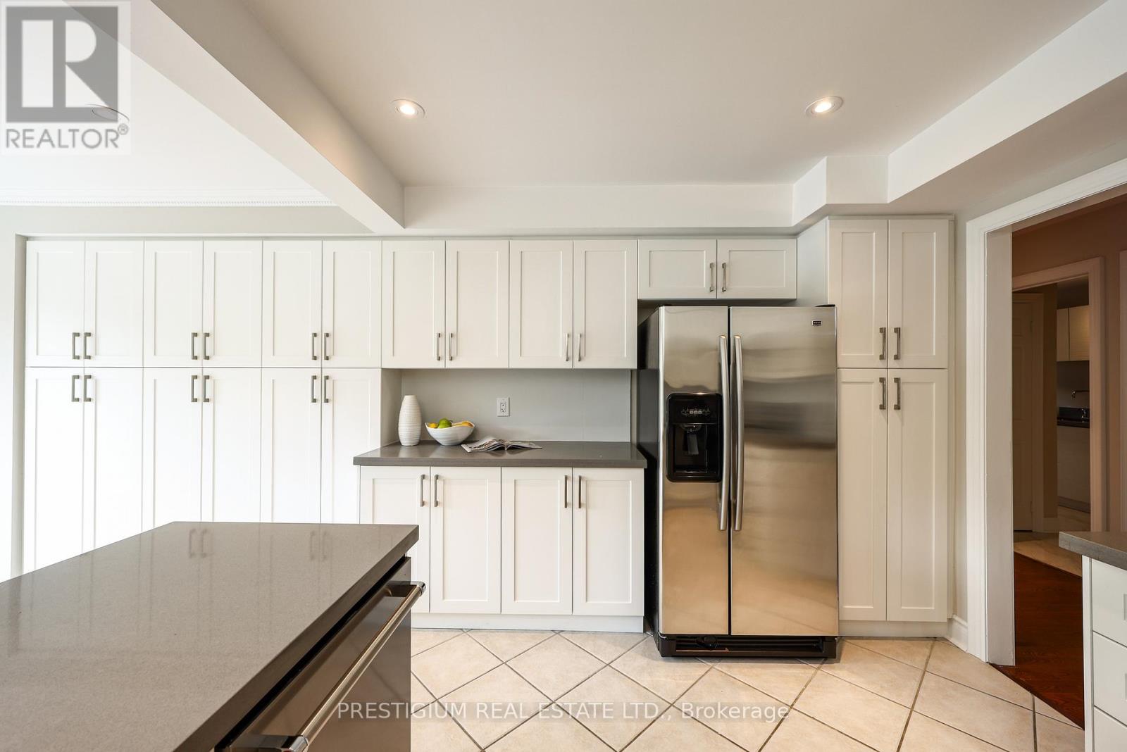 61 ADDINGTON SQUARE - 18