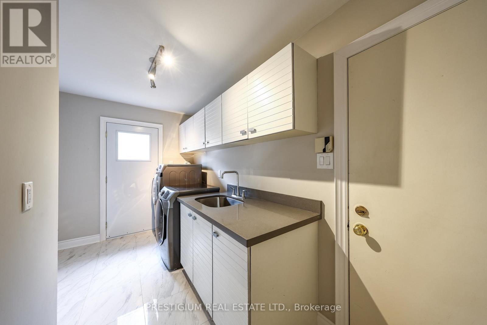 61 ADDINGTON SQUARE - 30