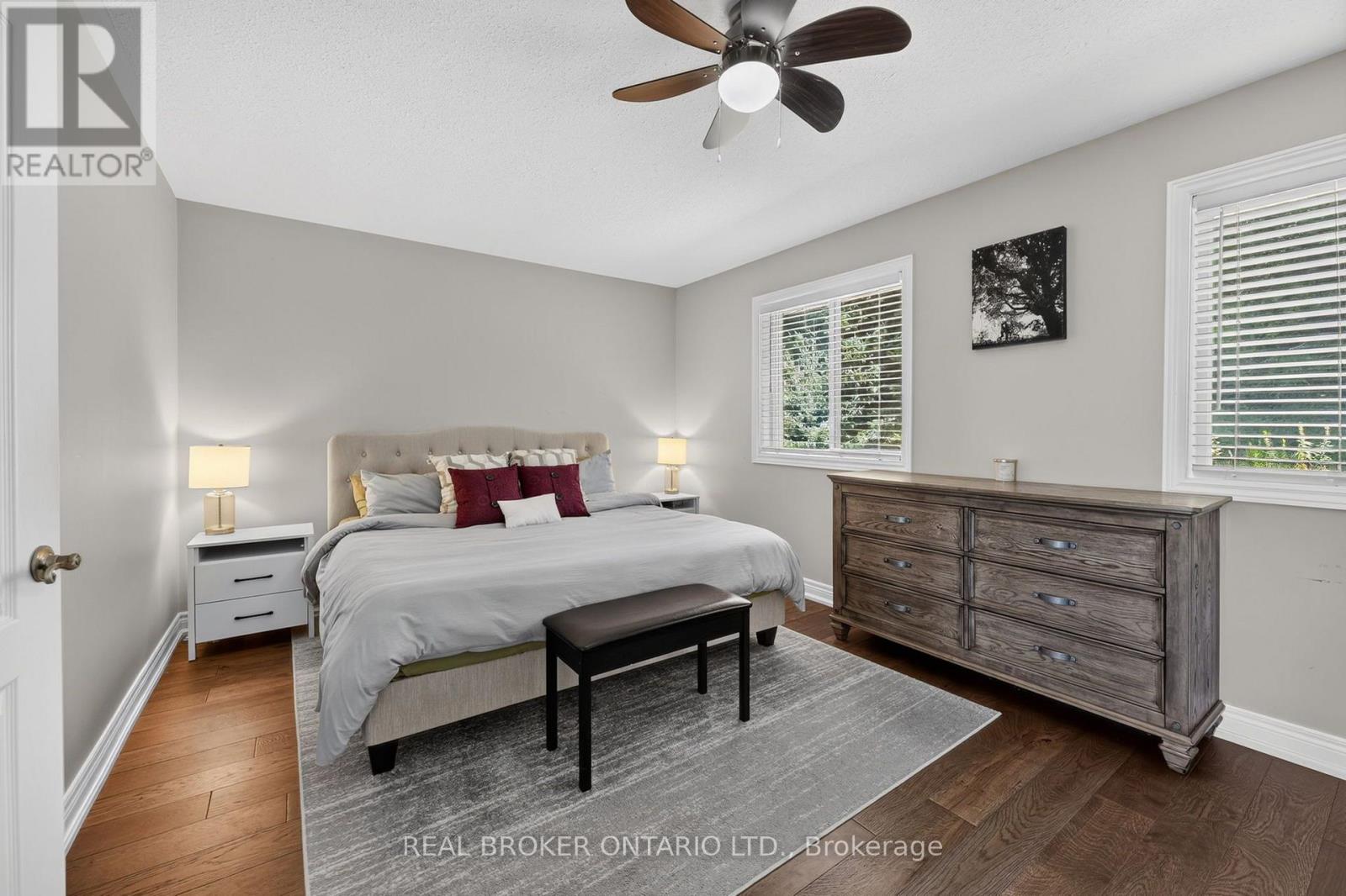 35 BLOOM CRESCENT - 16