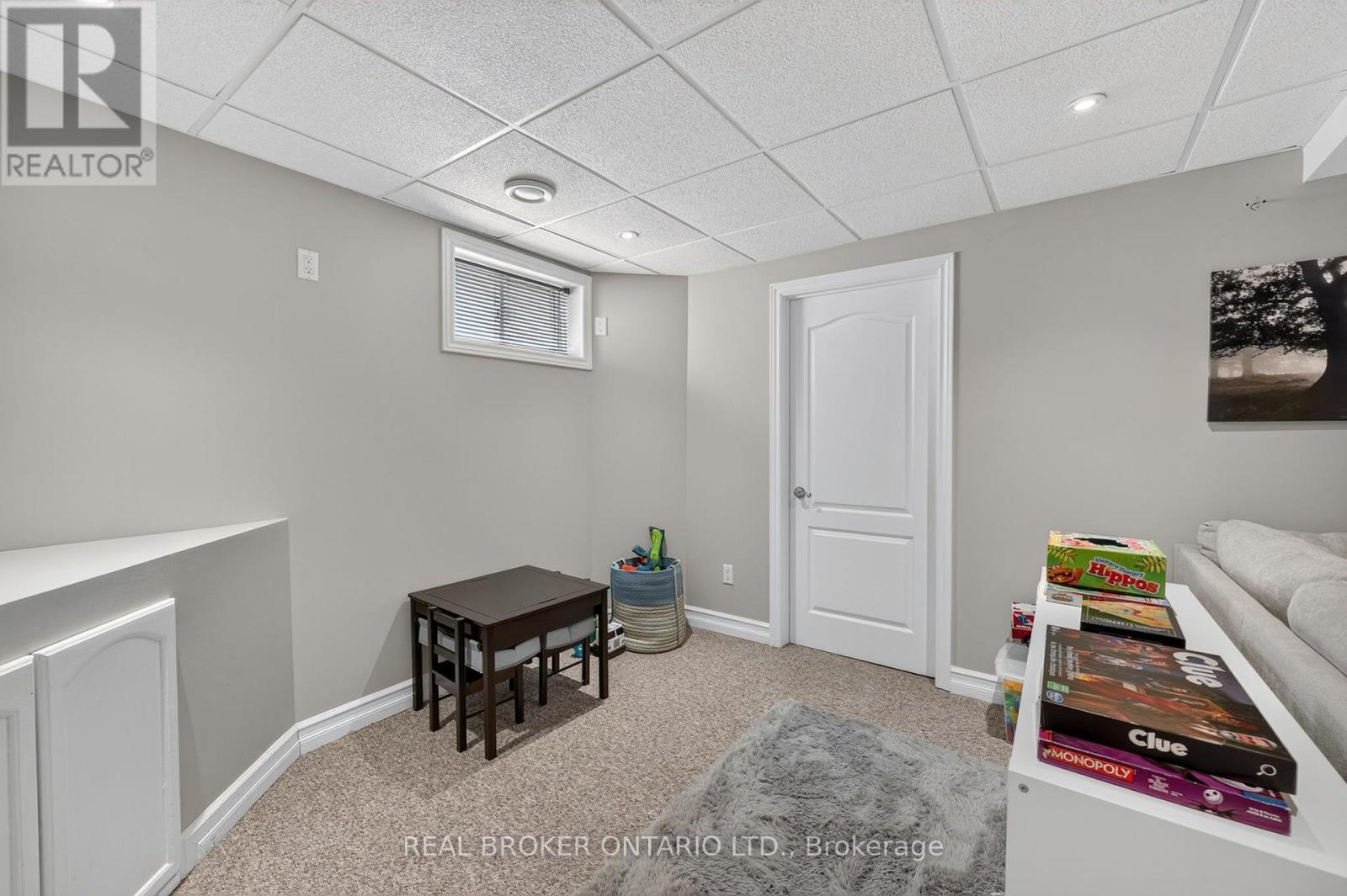 35 BLOOM CRESCENT - 29