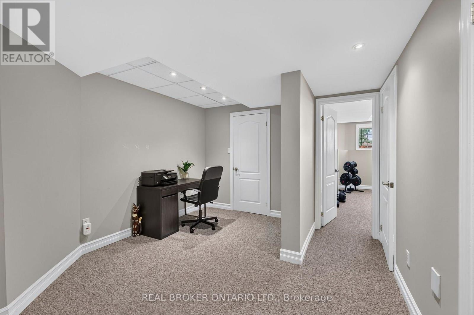 35 BLOOM CRESCENT - 30