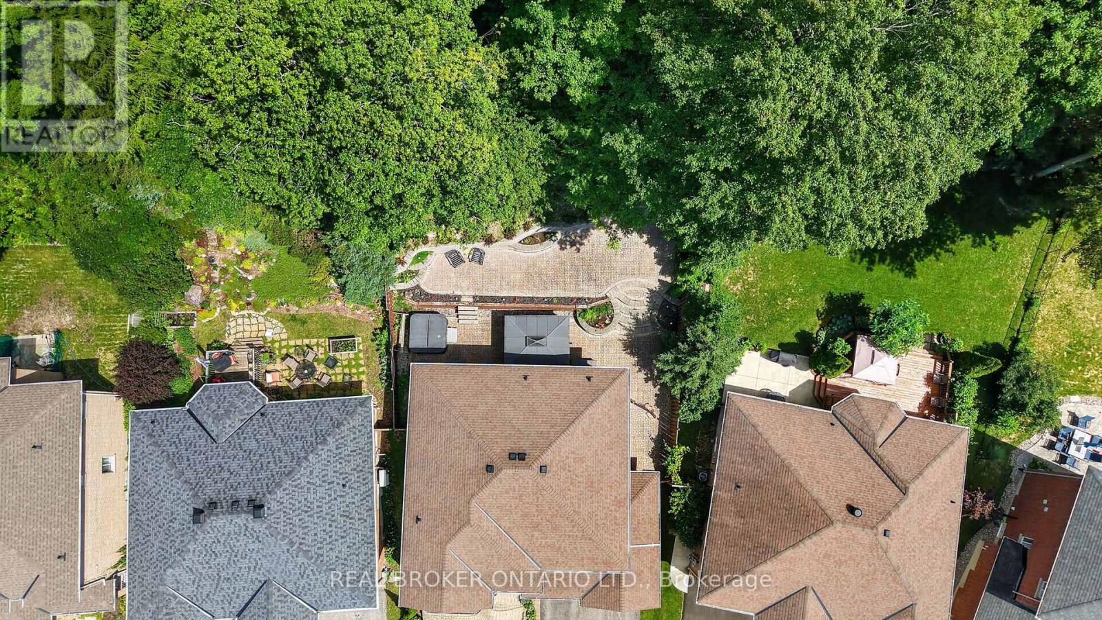 35 BLOOM CRESCENT - 39
