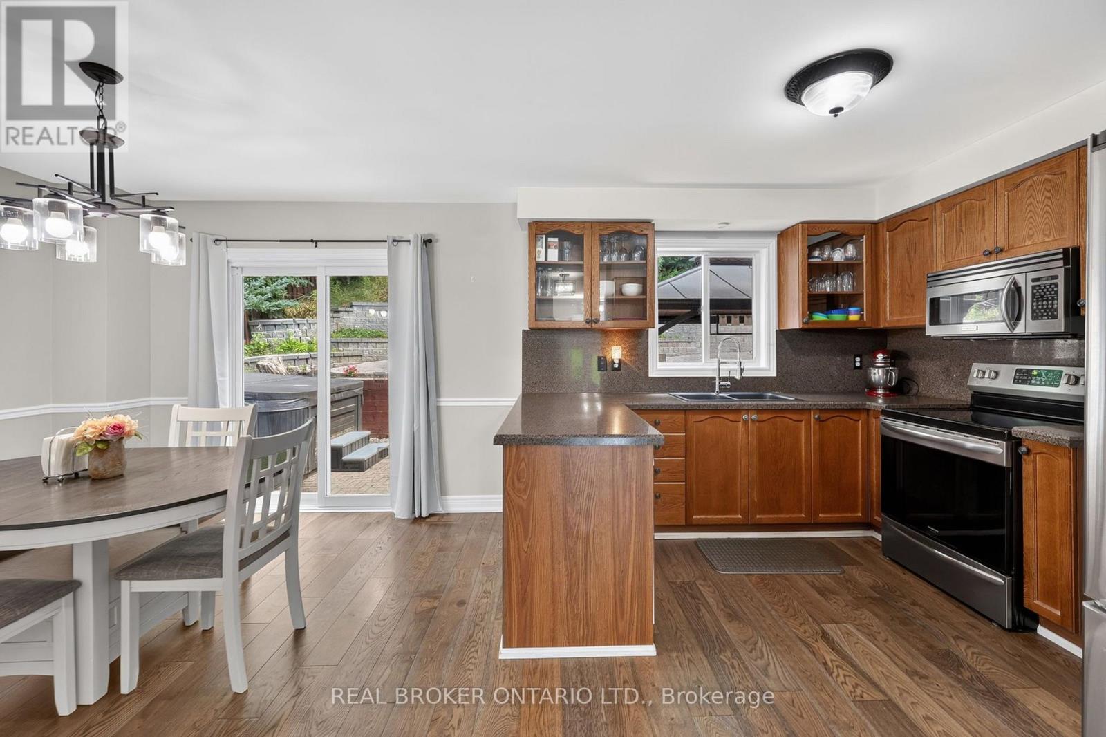 35 BLOOM CRESCENT - Image 7