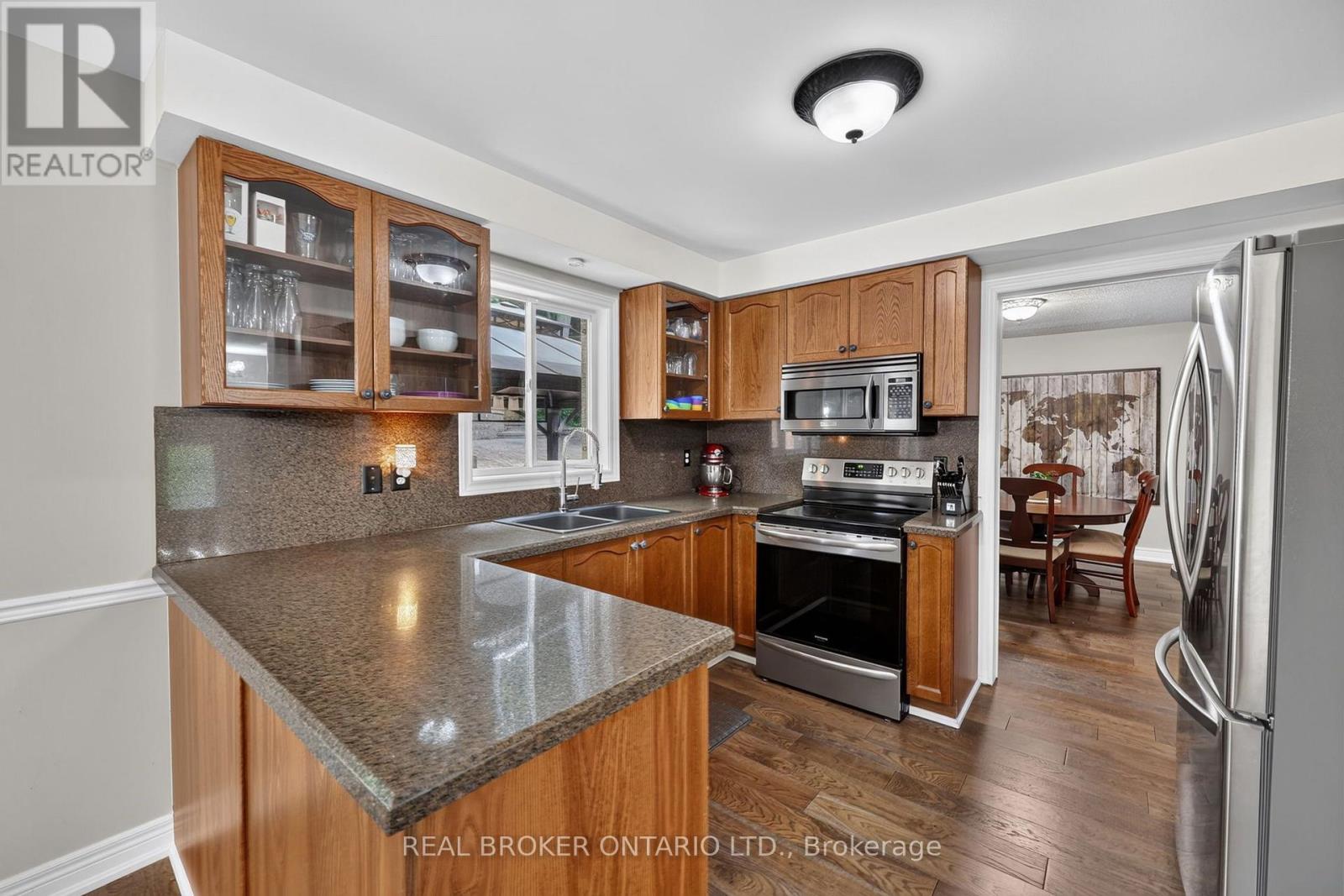 35 BLOOM CRESCENT - 9