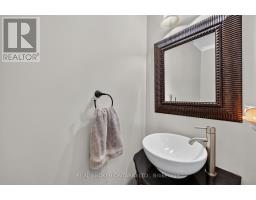 35 Bloom Crescent, Barrie, ON L4N0S8 Photo 13