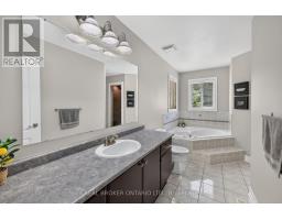 35 Bloom Crescent, Barrie, ON L4N0S8 Photo 17
