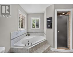 35 Bloom Crescent, Barrie, ON L4N0S8 Photo 18