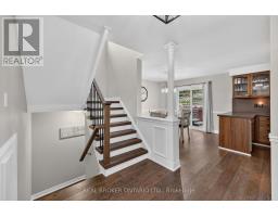 35 Bloom Crescent, Barrie, ON L4N0S8 Photo 6