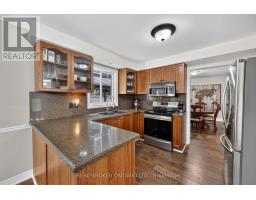 35 Bloom Crescent, Barrie, ON L4N0S8 Photo 9
