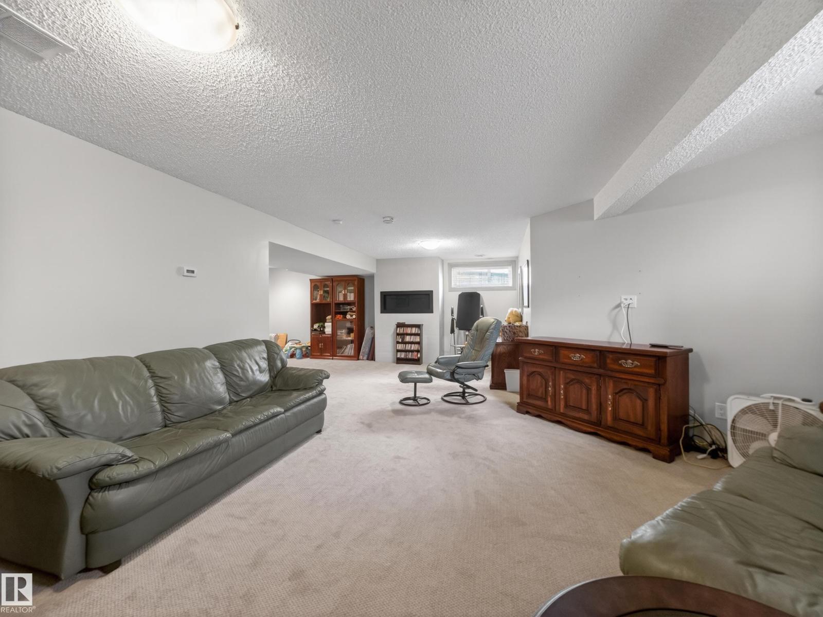 1381 BRECKENRIDGE DR NW - 48