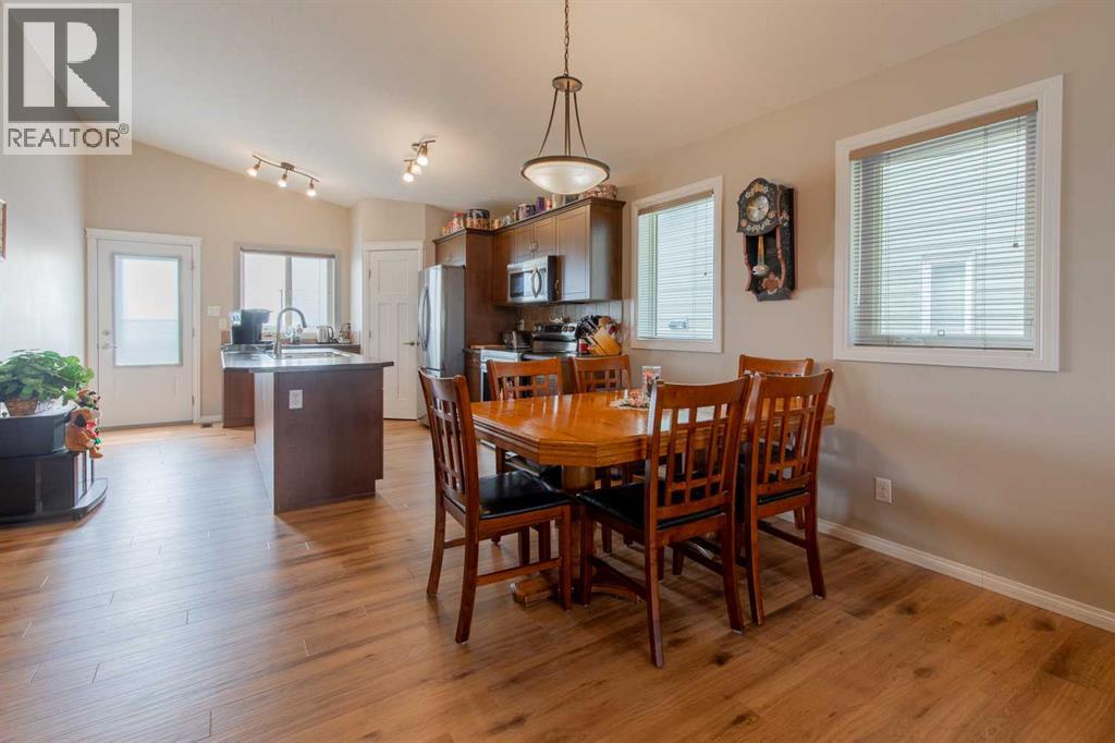 195 Mt Sundial Court W - Image 6