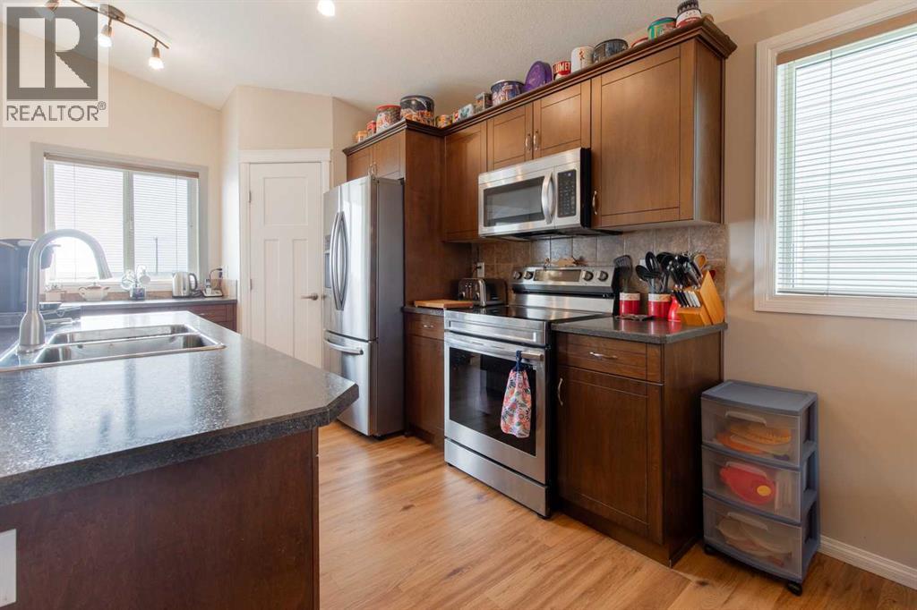 195 Mt Sundial Court W - Image 8