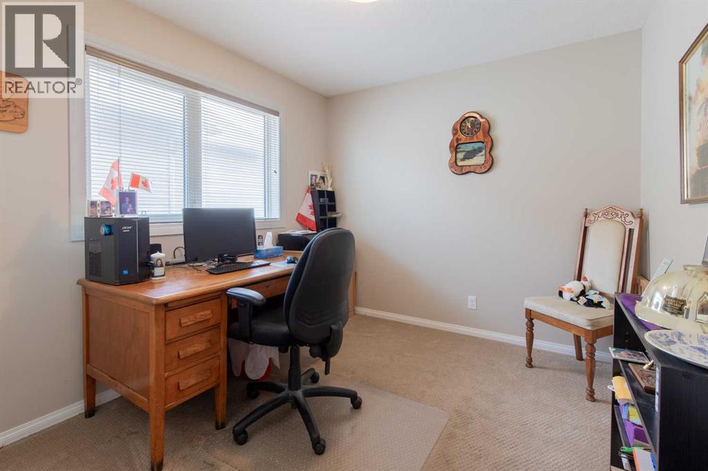 195 Mt Sundial Court W - Image 12