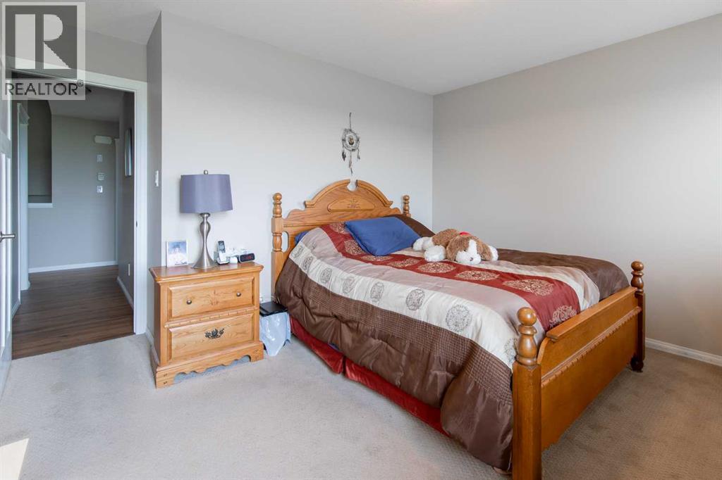 195 Mt Sundial Court W - Image 15