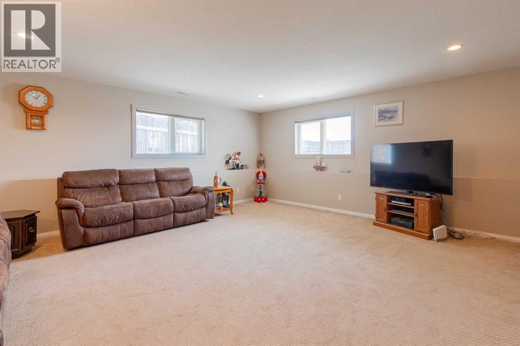 195 Mt Sundial Court W - Image 19