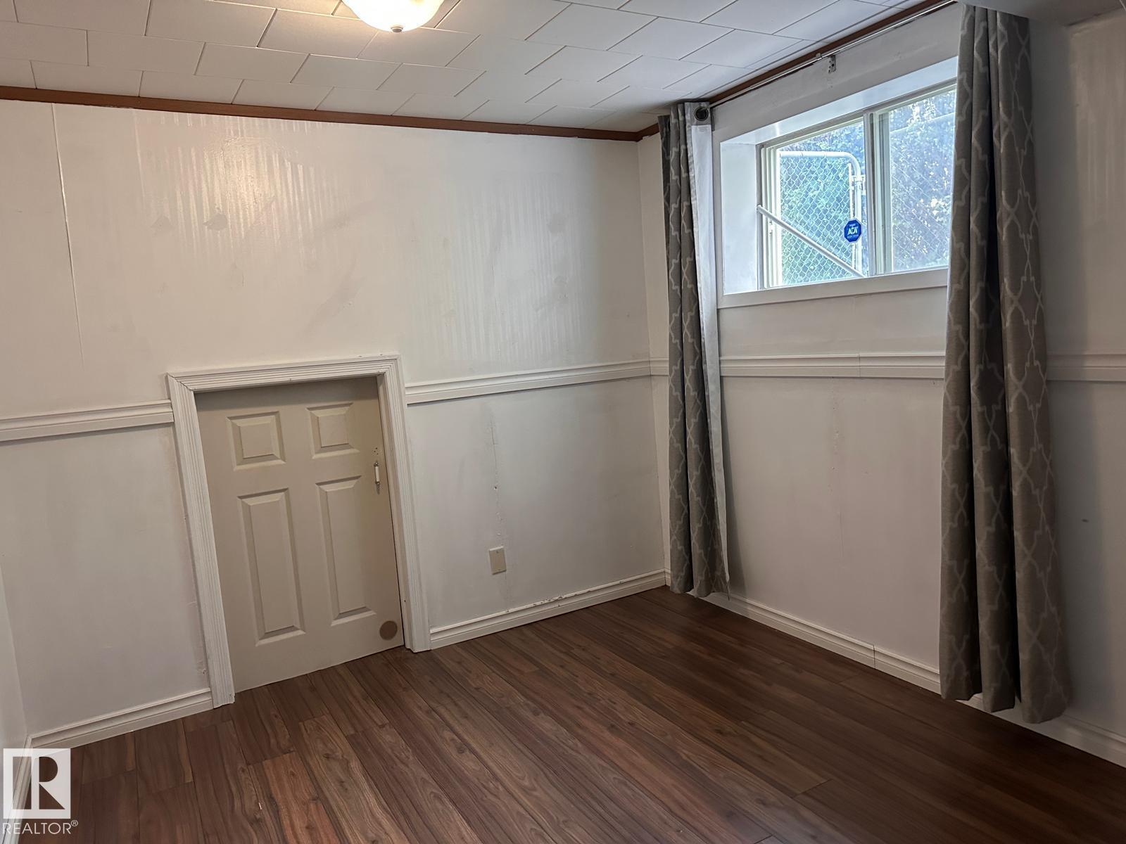 2114 52 Street NW - Photo 15