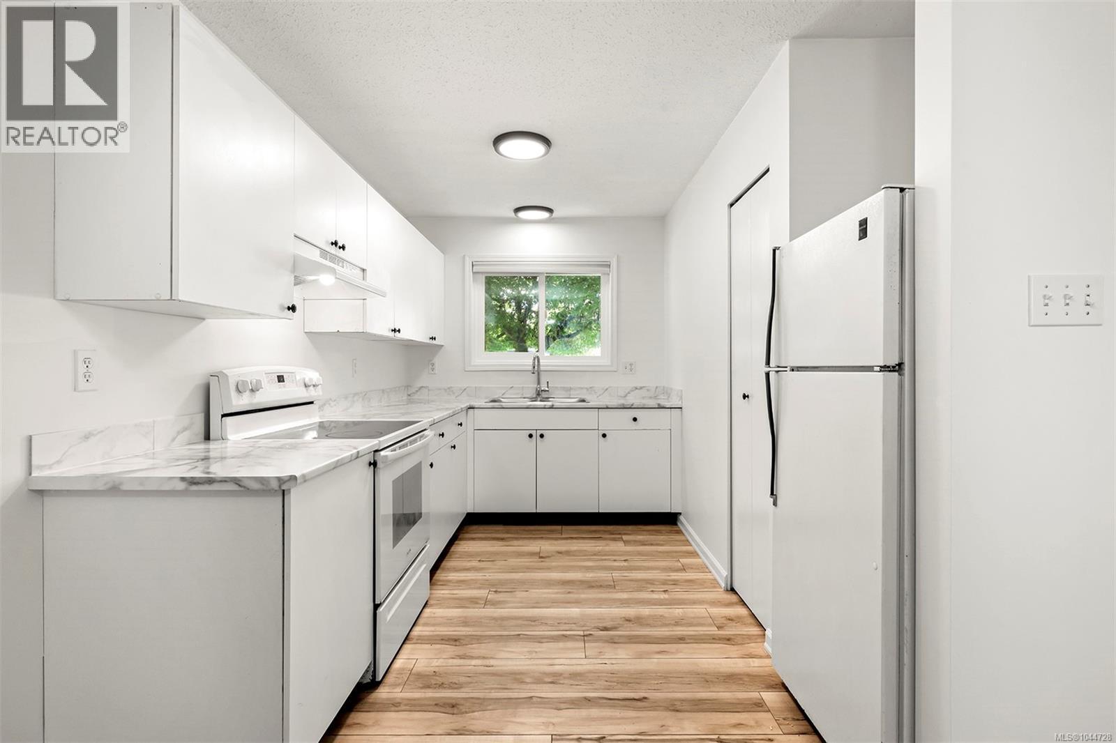 #8 1520 Piercy Ave - Image 9