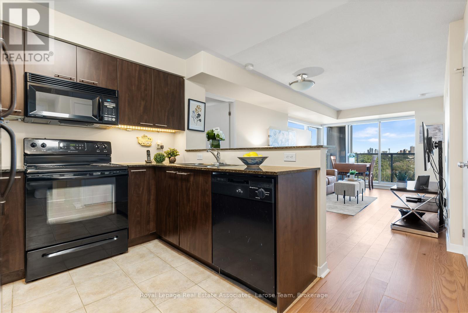 #611 1050 THE QUEENSWAY - Image 10