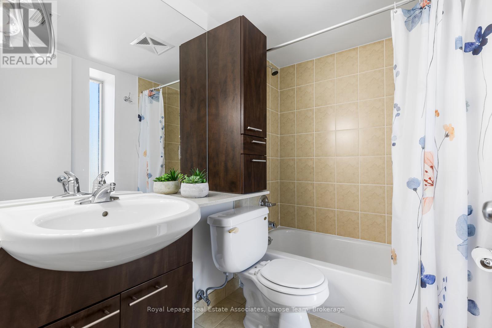 #611 1050 THE QUEENSWAY - Image 19