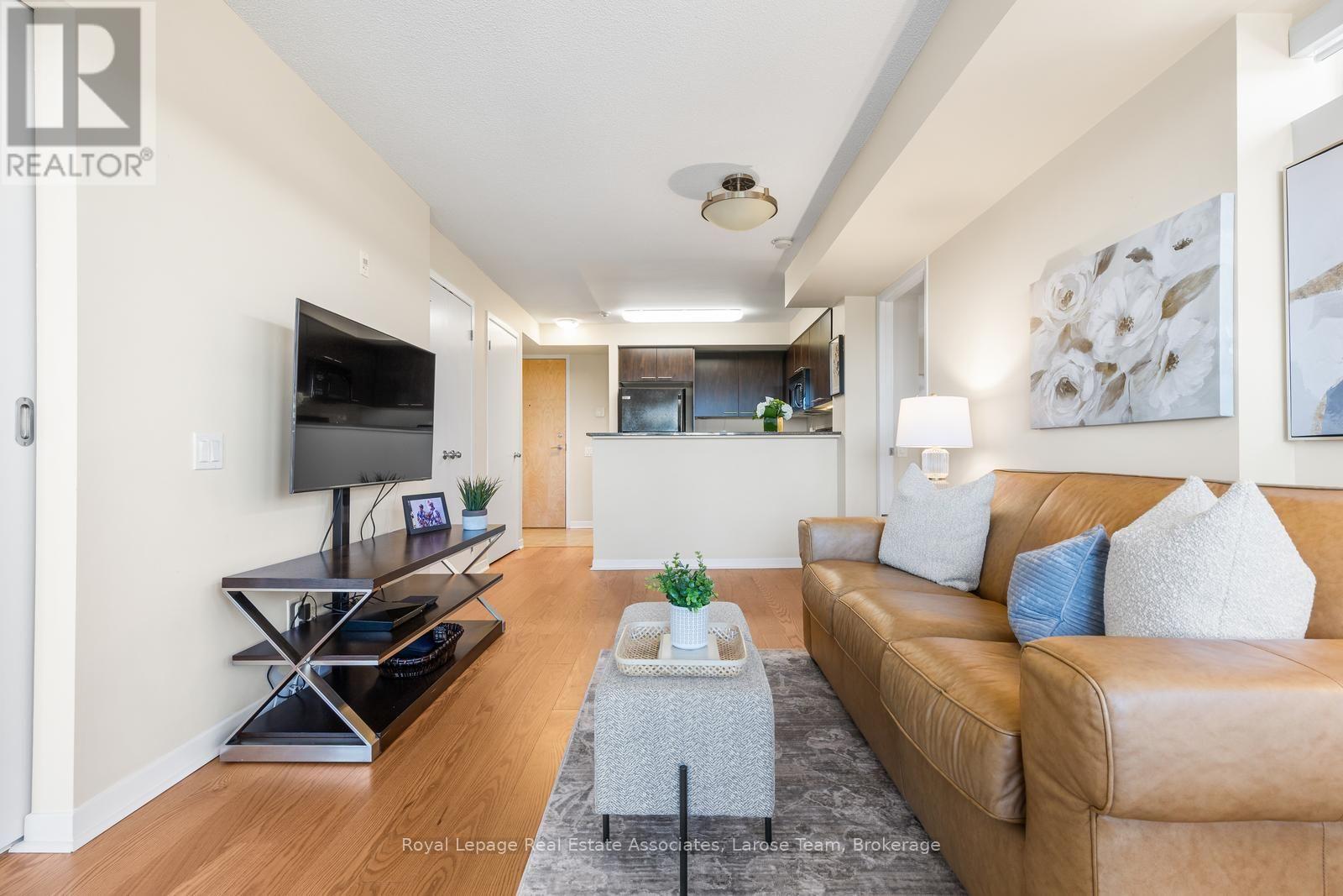 #611 1050 THE QUEENSWAY - Image 8