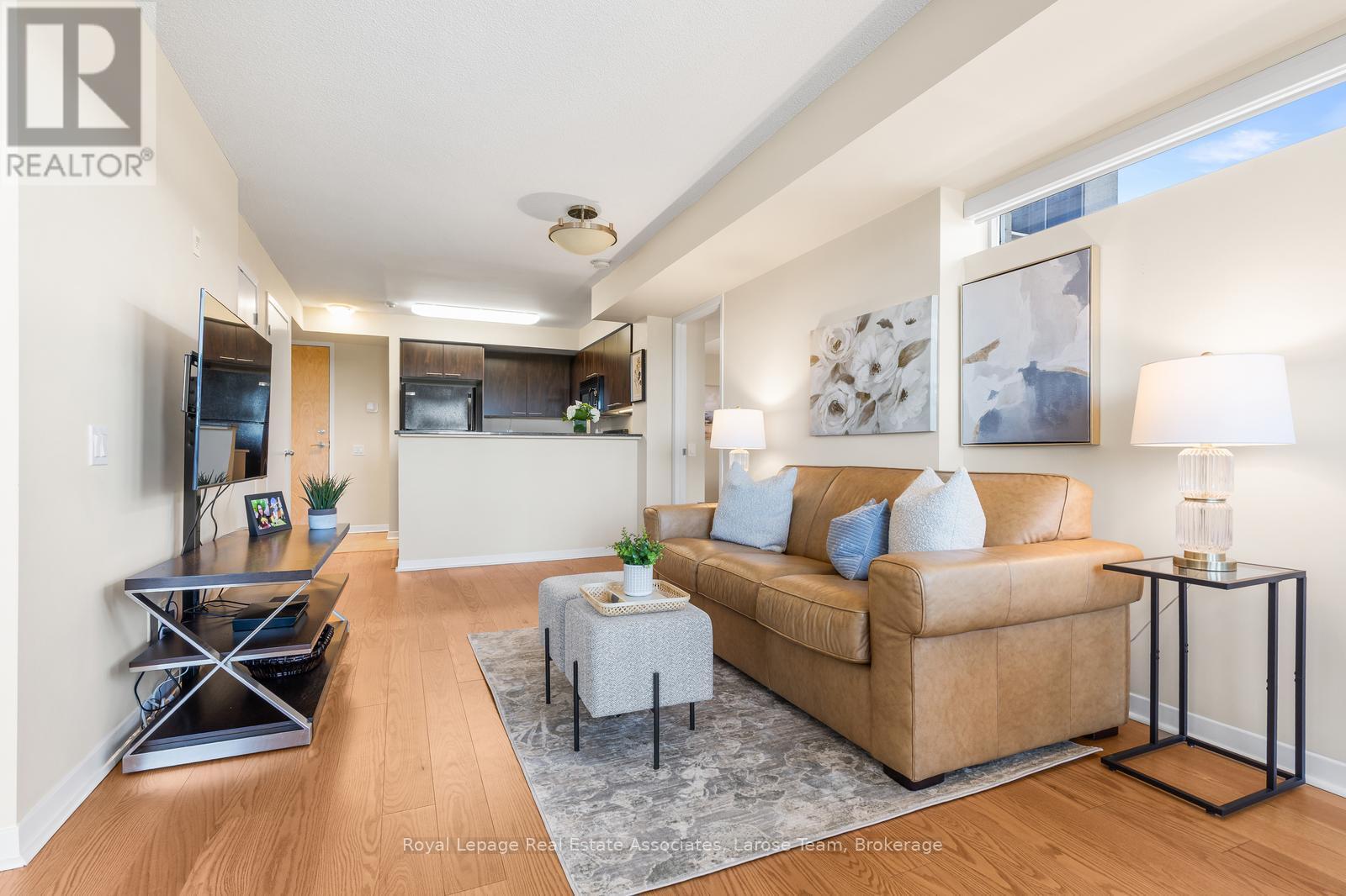 #611 1050 THE QUEENSWAY - Image 9