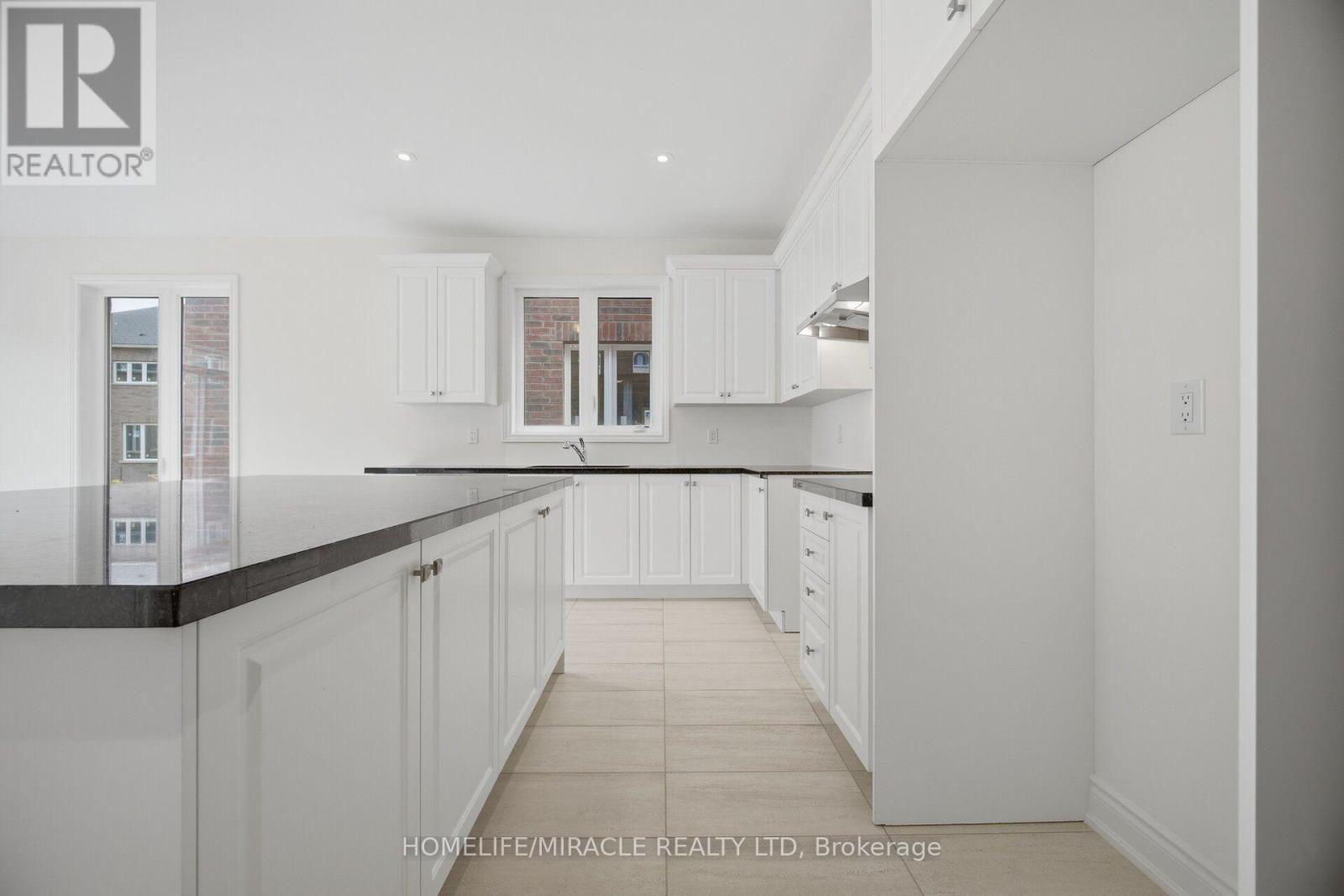 46 STRATFORD DRIVE - 10