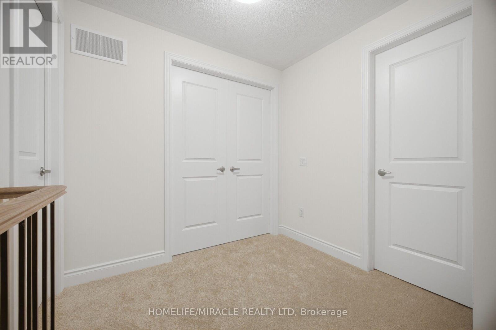 46 STRATFORD DRIVE - 25