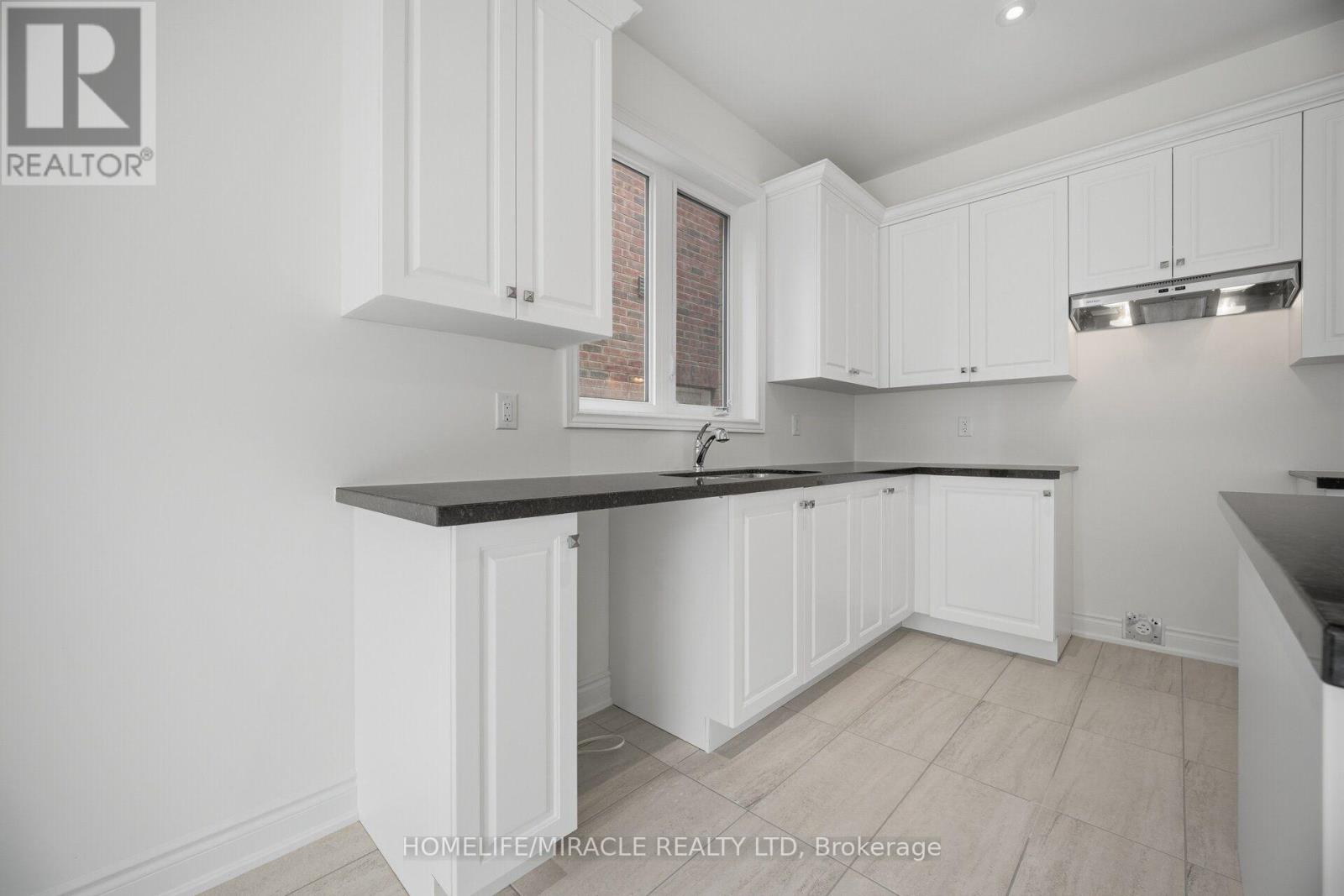 46 STRATFORD DRIVE - 7
