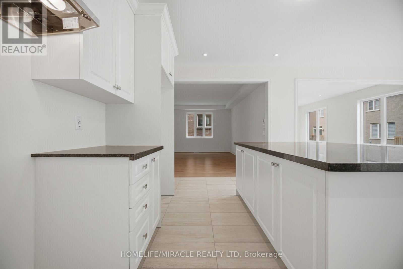 46 STRATFORD DRIVE - 9