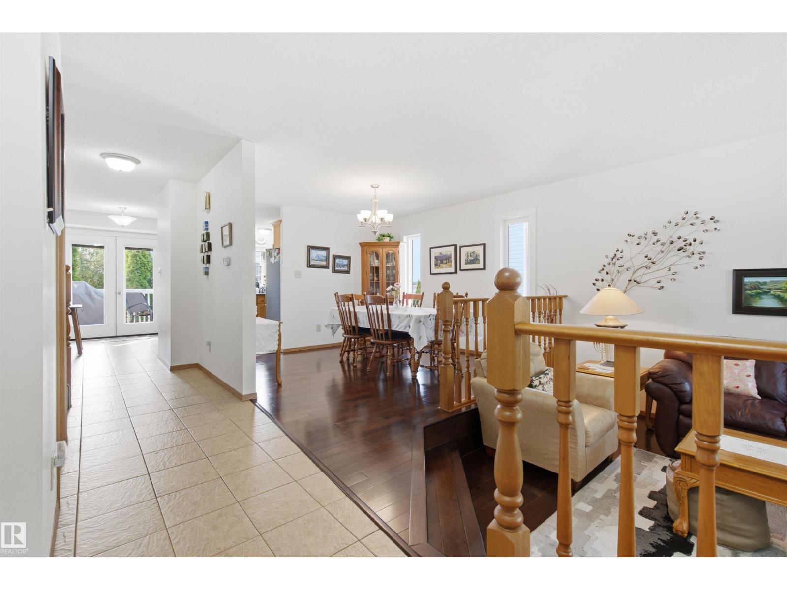207 18 ST - Image 4