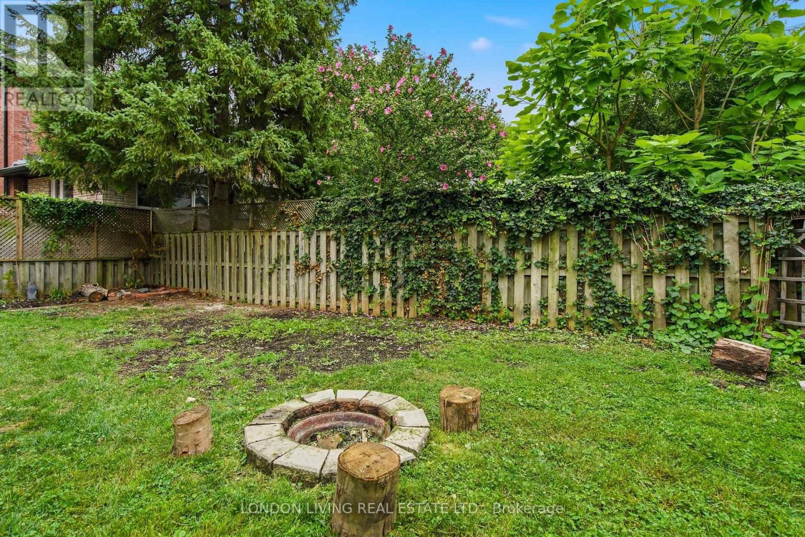 240 WORTLEY ROAD - 33