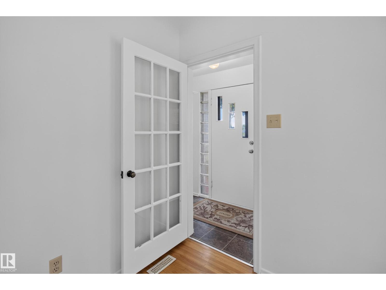 10640 79 ST NW - 3