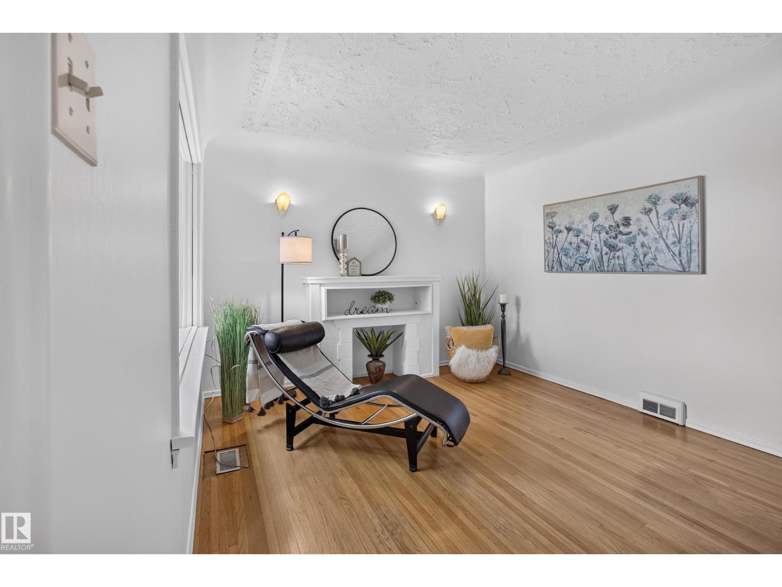 10640 79 ST NW, Forest Heights (Edmonton), Edmonton photo 4