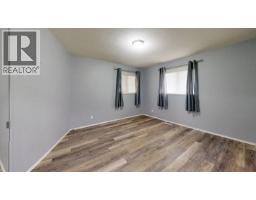 15 Chinook Crescent W, Claresholm, AB T0L0T0 Photo 15