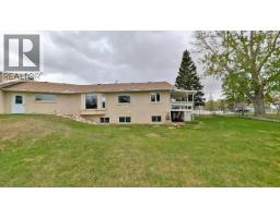 15 Chinook Crescent W, Claresholm, AB T0L0T0 Photo 28