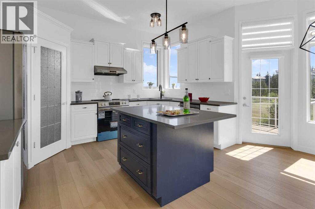 99 Edgeridge View NW, Edgemont, Calgary photo 4
