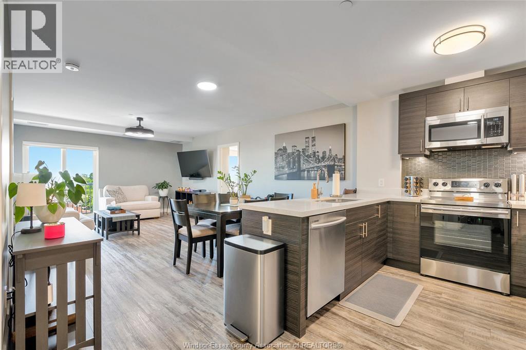 #705 1675 BANWELL ROAD - 12