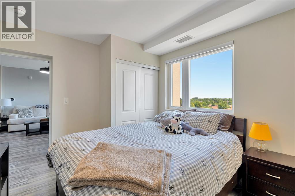 #705 1675 BANWELL ROAD - 13