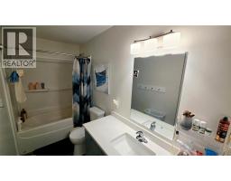Kitchen - 1405 108 Avenue, Dawson Creek, BC V1G2T2 Photo 9