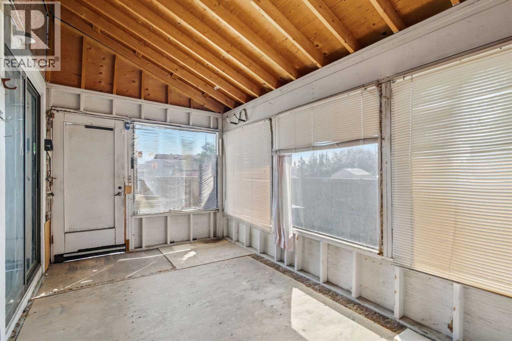 56 Pinecliff Close NE - 16