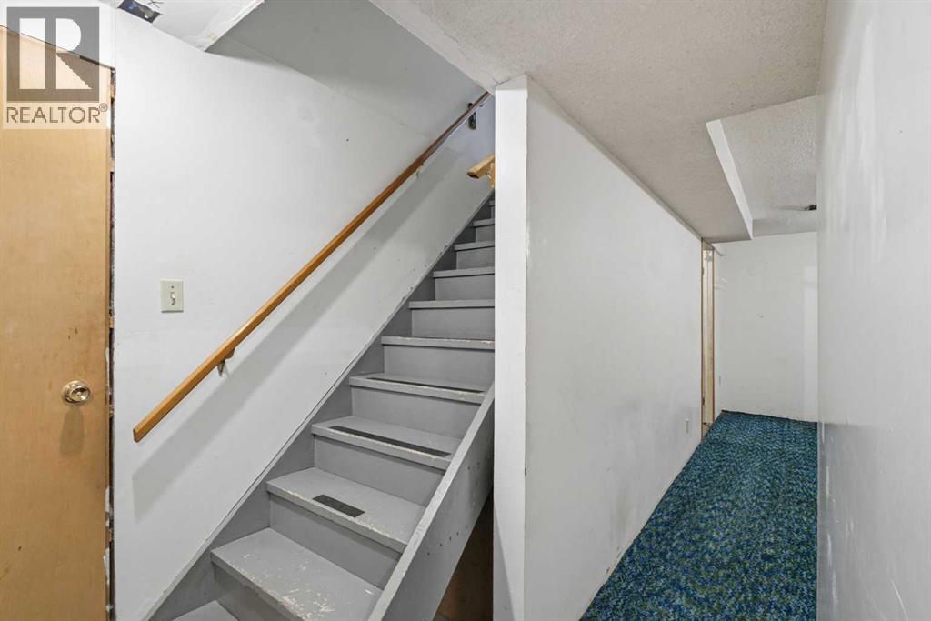 56 Pinecliff Close NE - 24