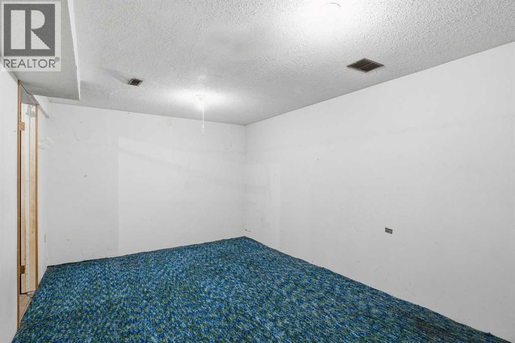56 Pinecliff Close NE - 27