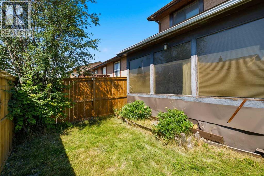 56 Pinecliff Close NE - 30