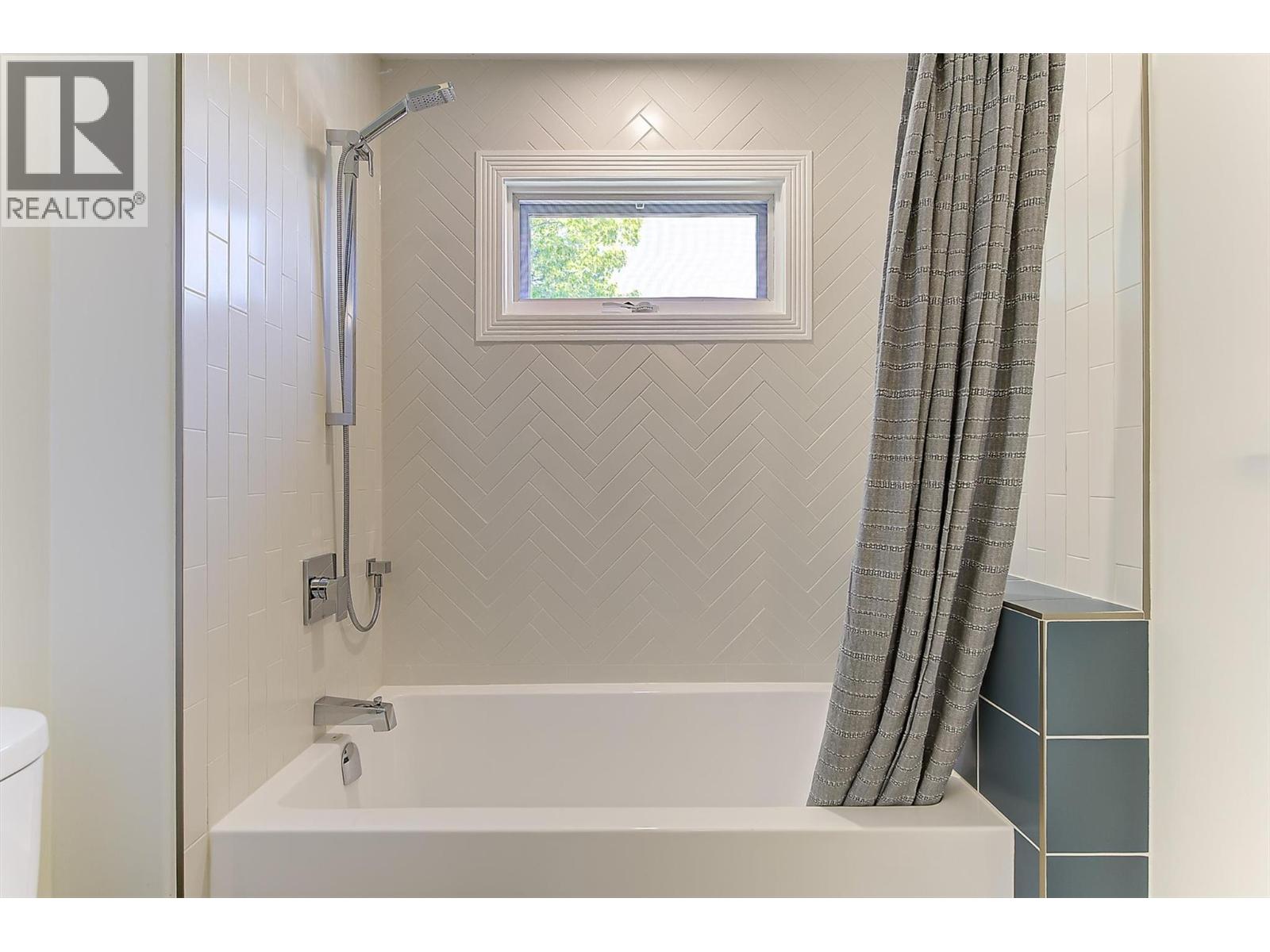  3077 Quail Crescent, Kelowna