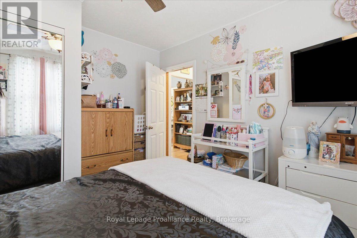 21 NORTH HASTINGS AVENUE - 12