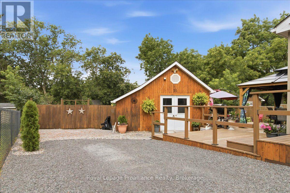 21 NORTH HASTINGS AVENUE - 29