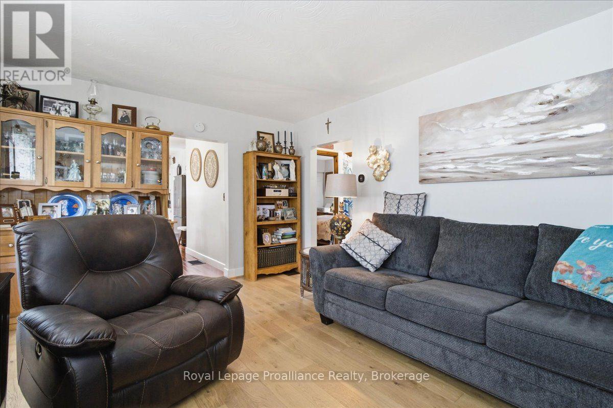 21 NORTH HASTINGS AVENUE - 7
