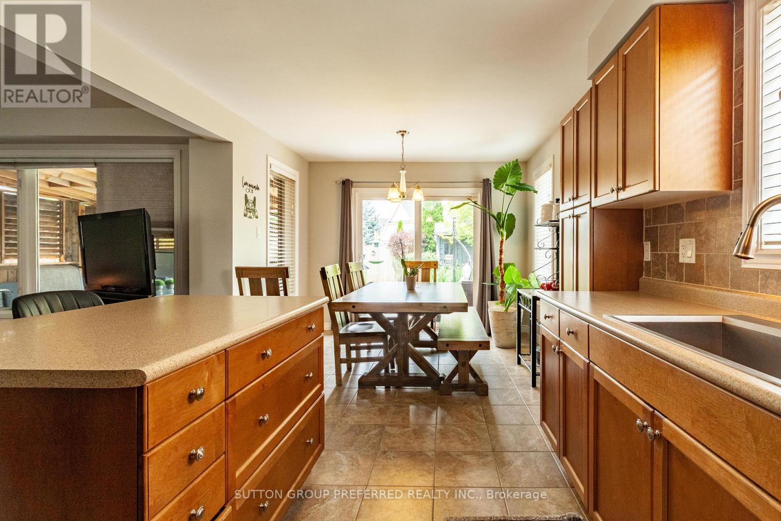 1190 SILVERFOX DRIVE - 10