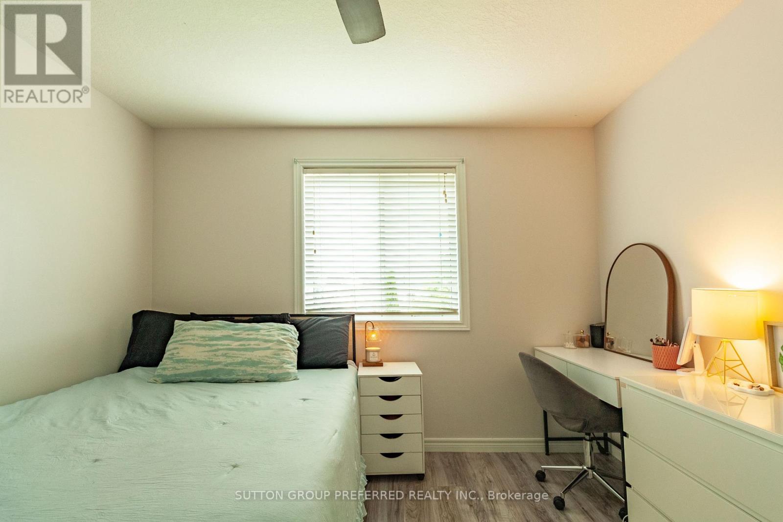 1190 SILVERFOX DRIVE - Image 23